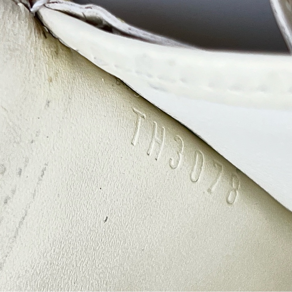 Louie Vuitton Cream Leather w/Gold Metal Red Trim/Yellow Stitching Suhali Wallet - Picture 12 of 13